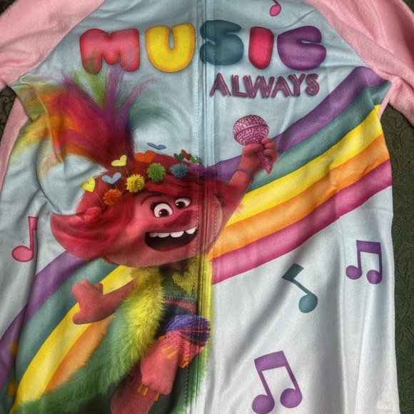 NWT trolls 4 5 MUSIC ALWAY rainbow sleeper pajamas - Picture 3 of 8
